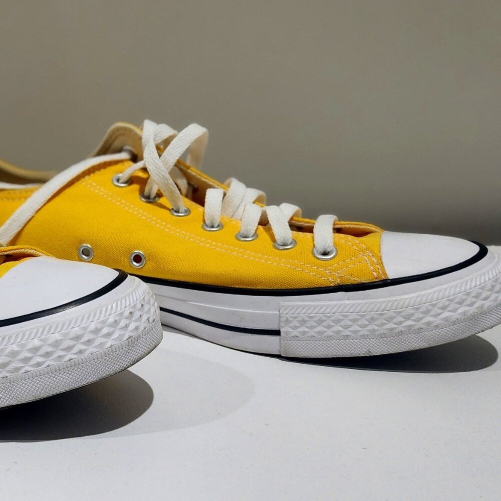 Men's Converse Chuck Taylor Yellow Size 13 ***Like New***